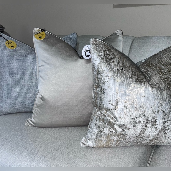 1-NWT CALLISTO HOME DECORATIVE PILLOW (Please read description for details) - Picture 4 of 17